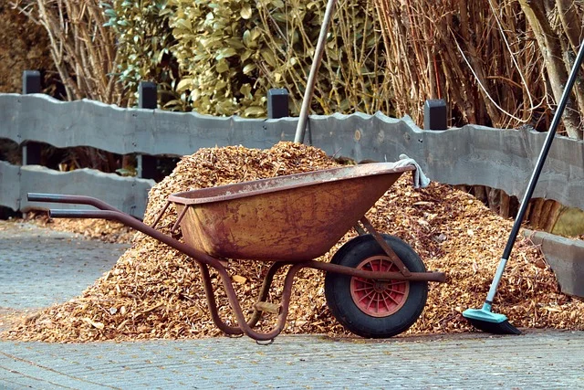 mulch gardening use mulch fine-gardening fine gardening